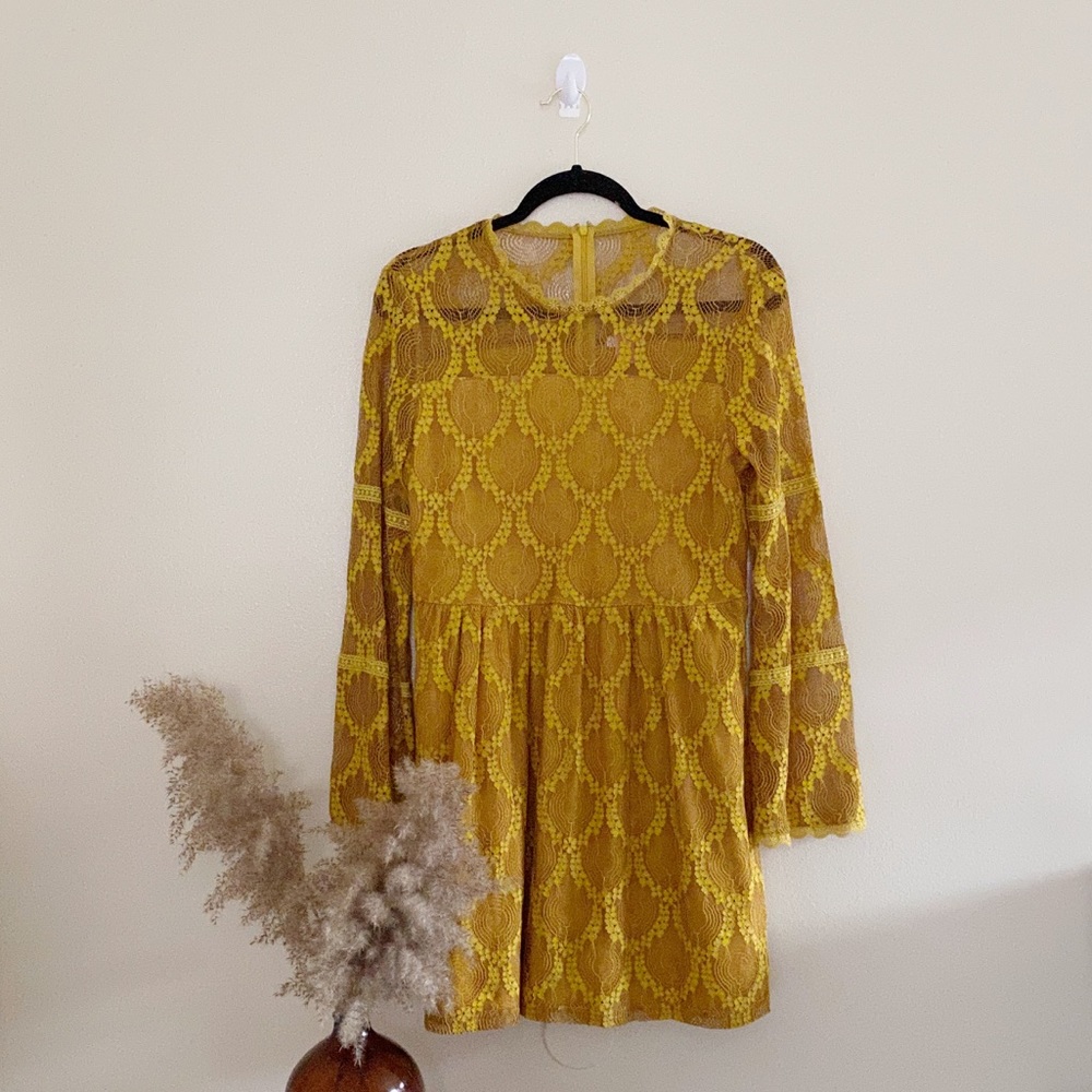 Bell Sleeved Retro Mini Dress